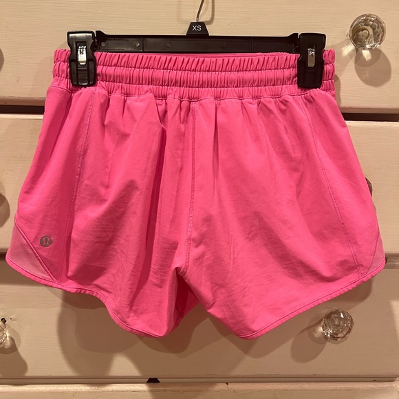 Lululemon 4” low rise hotty hot shorts - Picture 2 of 5